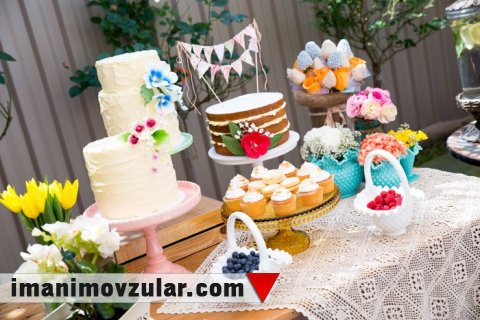 Allah´dan nemət istəyərkən, o nemətləri təqdir edən əxlaqı da istəmək lazımdır